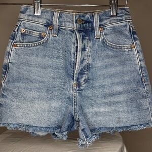 Aritzia - Denim Forum Hi-Rise Shorts - Size 23 (size XXS-XS)